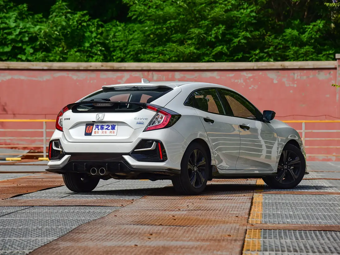 Honda Civic 10-е поколение · 2021, фото 7