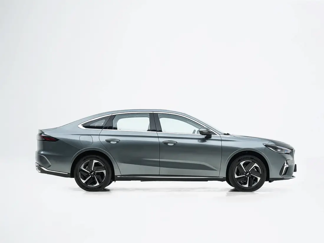 Geely Emgrand 5-е поколение · 2026–н.в., фото 8