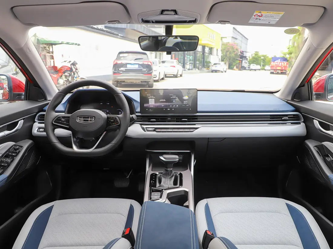 Geely Emgrand 4-е поколение · 2021–н.в., фото 9