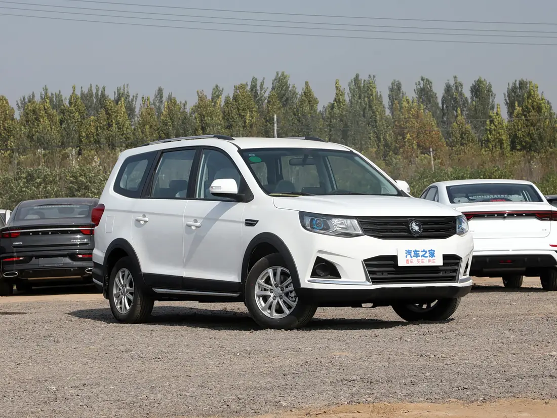 Dongfeng Forthing SX6 2016–2023, фото 3