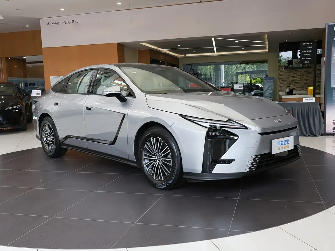 Lexus ES 8-е поколение · 2026–н.в., фото 3