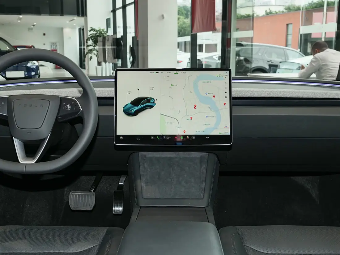 Tesla Model 3 1-е поколение, рестайлинг (Highland) · 2023–н.в., фото 11