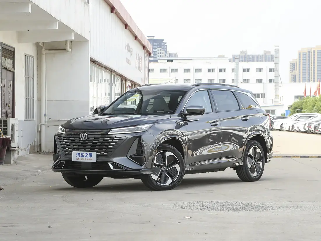 Changan CS75 Plus iDD 2023, фото 8