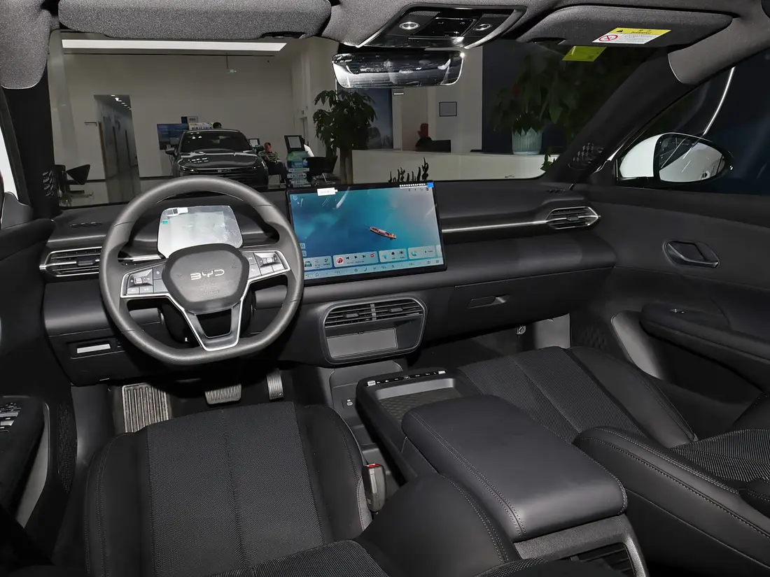 BYD e7 2025, фото 11