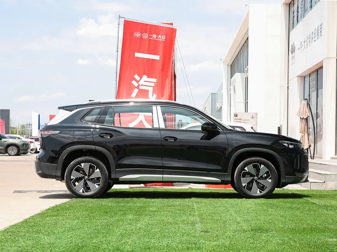 Volkswagen Tayron L PHEV 2026, фото 8