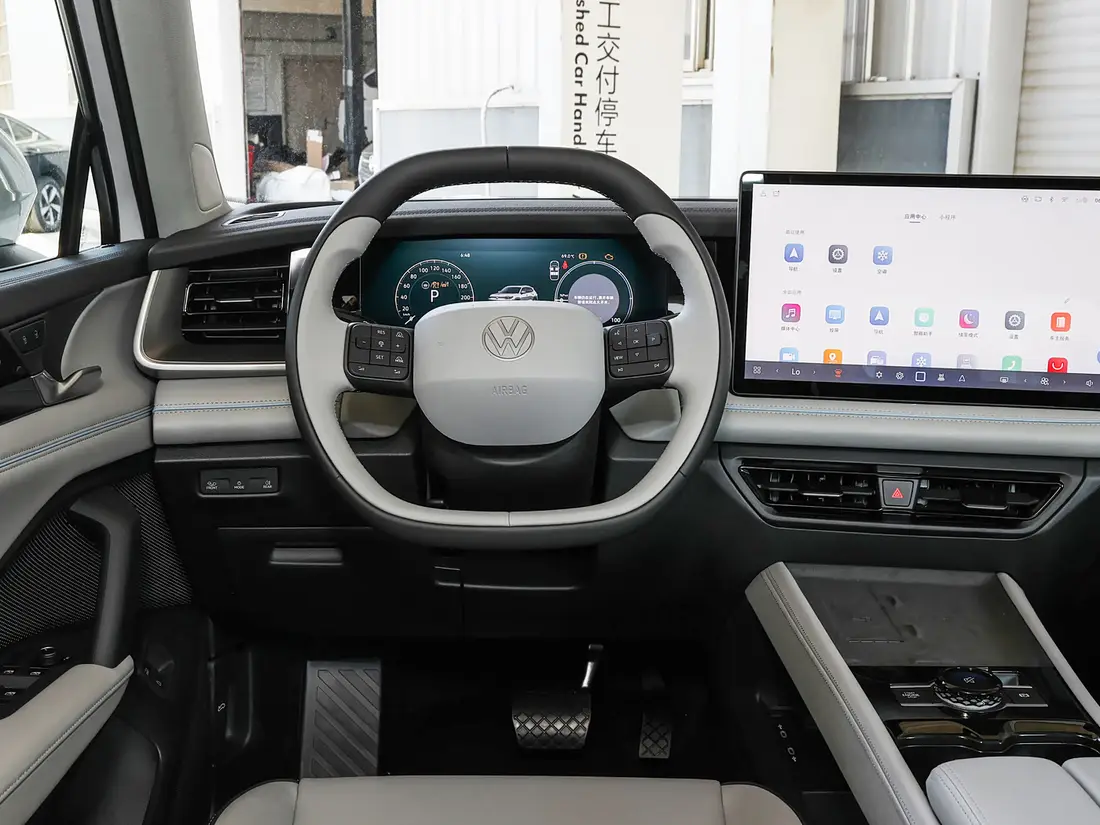 Volkswagen Tayron L PHEV 2026, фото 10