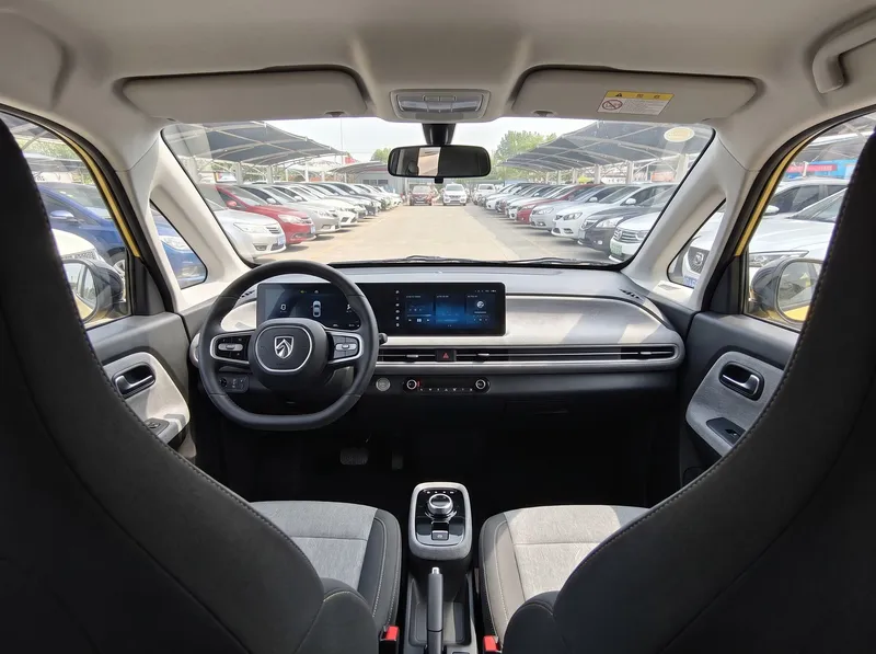 Салон Baojun на осмотре в Китае