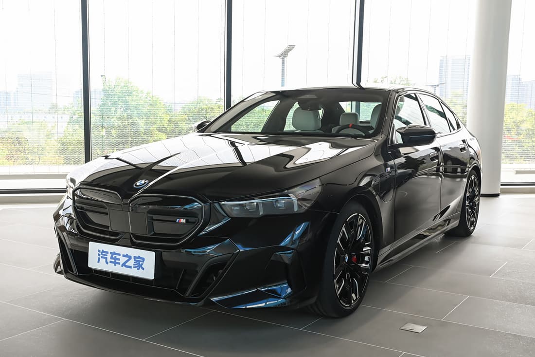 BMW i5 M60